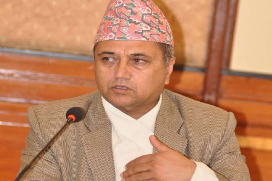 शिक्षकले पेशालाई मर्यादित बनाउनु पर्दछ: पूर्वमन्त्री अधिकारी